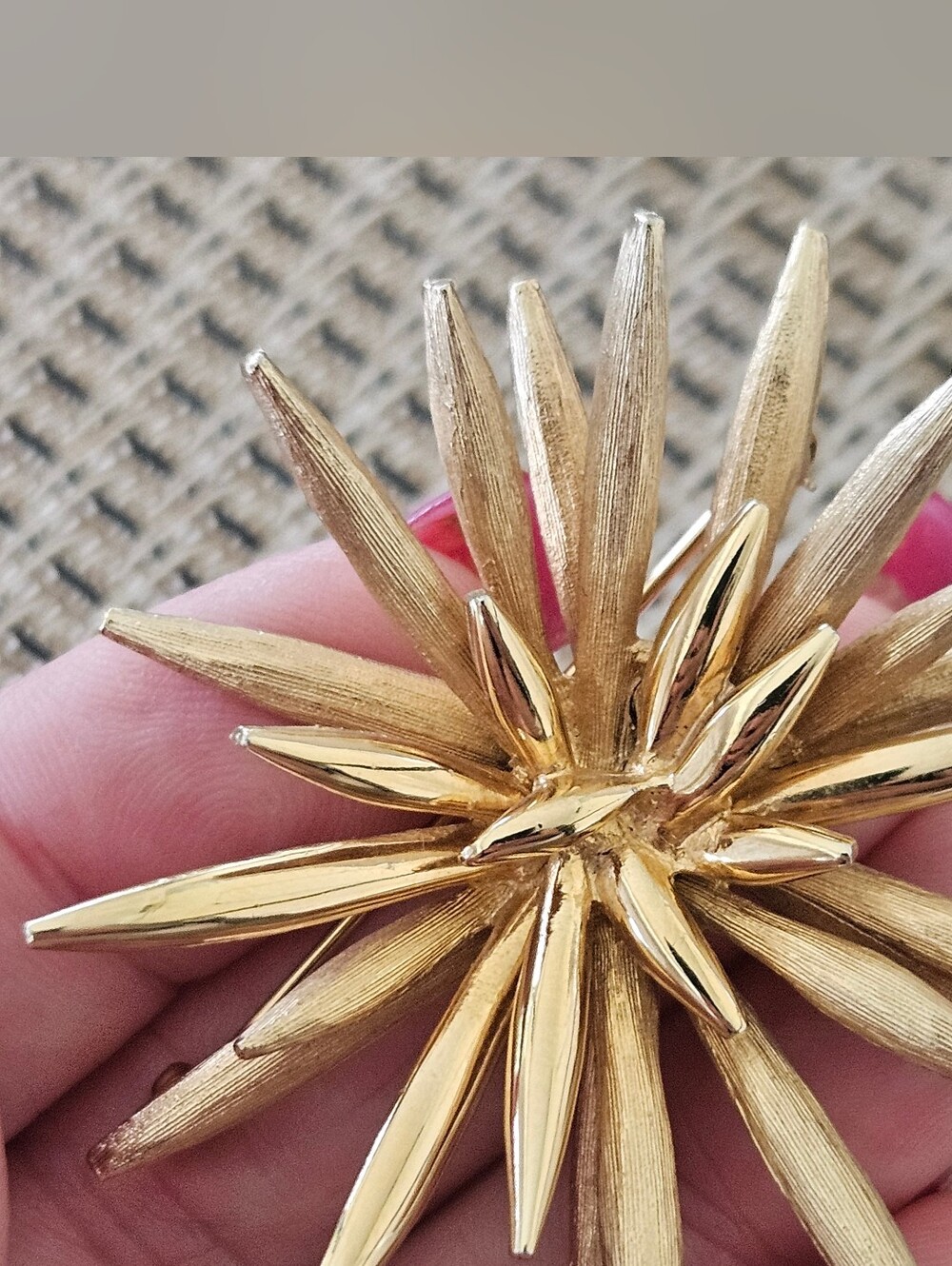 BROUCHER BROOCH, STARBURST GOLD BROOCH, VINTAGE BROUCHER BROOCH - Picture 2 of 12